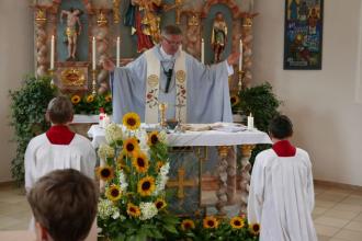Pfarrer Tauer hielt den Patroziniumsgottesdienst in Thenried