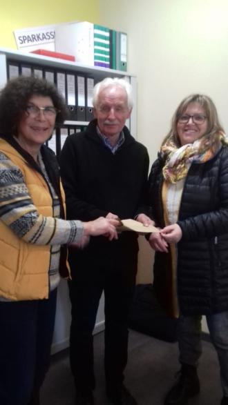 PGR-Sprecherin Agnes Seidl überreichte 500 Euro an die Kötztinger Tafel