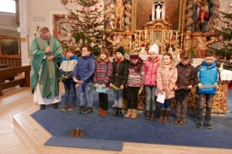 Beim Sonntagsgottesdienst stellten sich die Kommunionkinder der Gemeinde vor