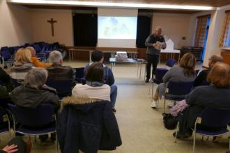 Pfarrer Dr. Johann Tauer bei der Informations-Veranstaltung zur Pastoralen Planung 2034 in Rimbach